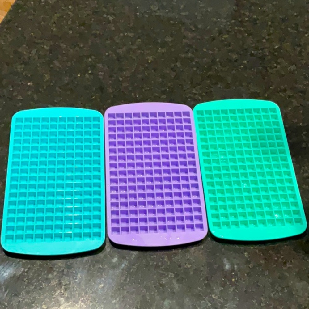 Mini ice cube trays